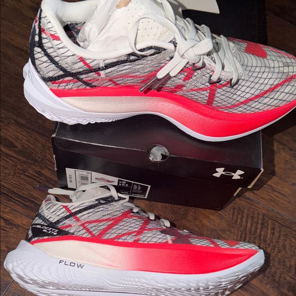 Under Armour U Velociti Elite 2 Men 10 Women 11.5 in White/Red